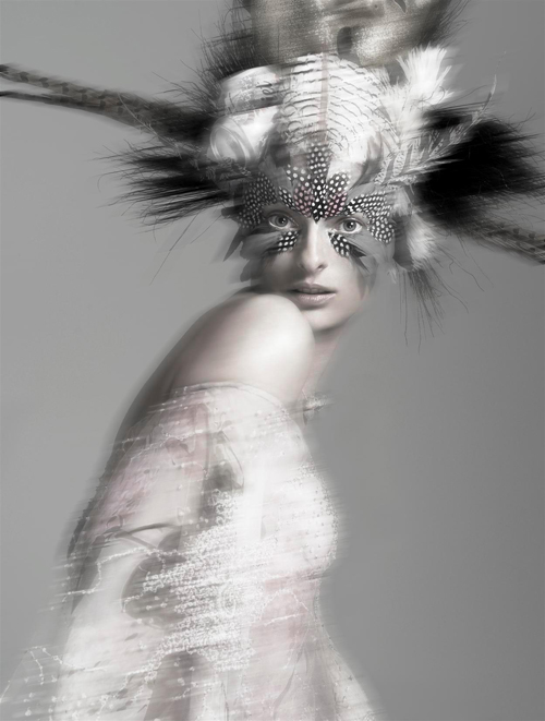 Linda-Evangelista-by-Steven-Meisel-for-Vogue-Italy-March-2002-4