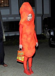 1414767063_katy-perry-cheeto-zoom