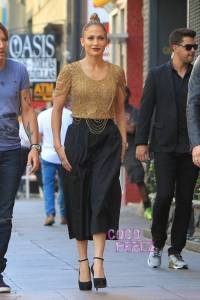 jennifer-lopez-naeem-khan-american-idol-hollywood-auditions__oPt