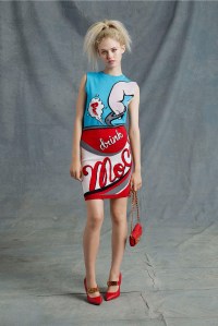 Moschino_054_1366.1366x2048
