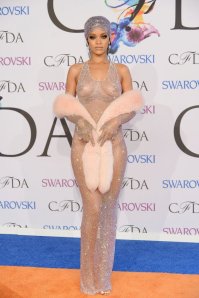 rihanna_cfda_a_p