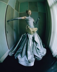 tilda-swinton-de-menil-15