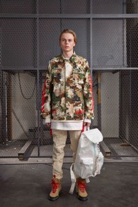 Off-White_005_1366