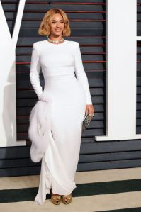 beyonce-white-dress-vanity-fair-oscars-party-2015-h724
