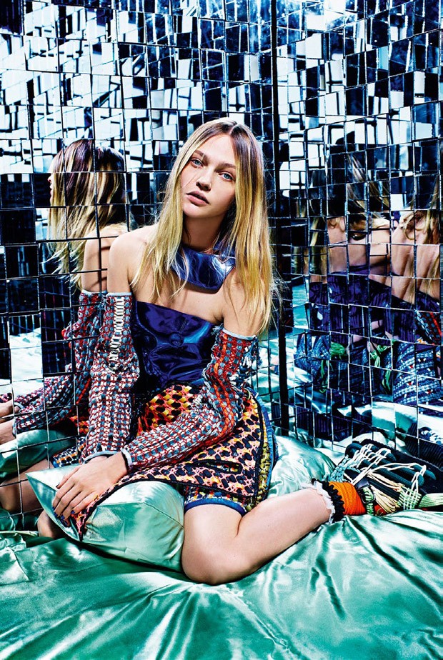 Sasha-Pivovarova-Vogue-Italia-Mario-Sorrenti-03-620x924