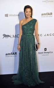 1761938-michelle-yeoh-assiste-au-gala-de-950x0-2
