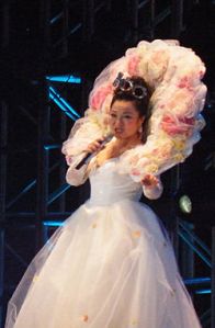 250px-PaiPingPing@Taipei_New_Year's_Eve_Party_2011