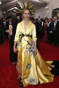 05met-gilchrist-slide-VKDB-jumbo