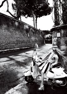 amanda-seyfried-by-mario-testino-for-vogue-us-june-2015-6