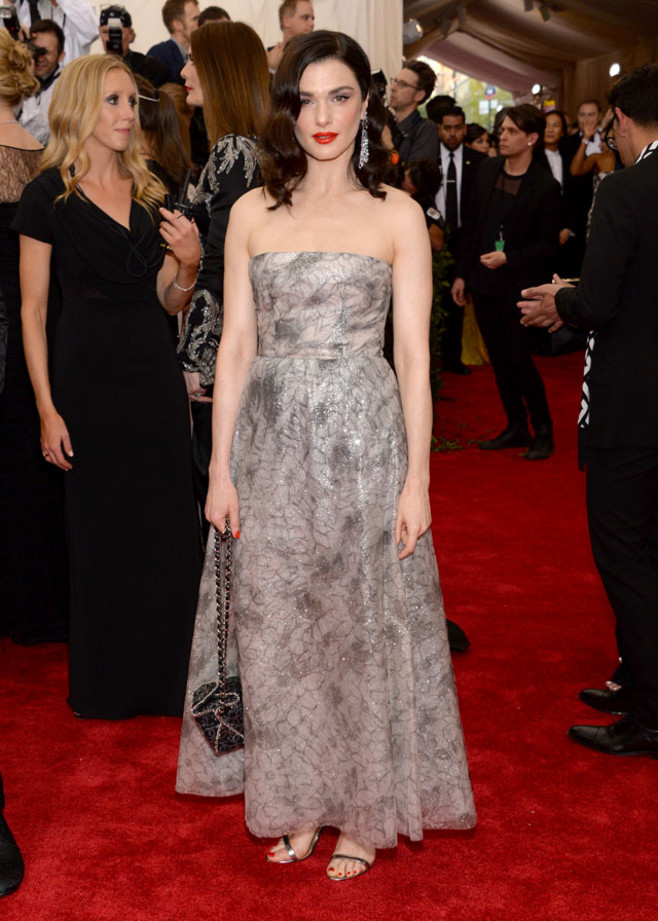 rachel-weisz-en-la-gala-met-2015_galeria_principal