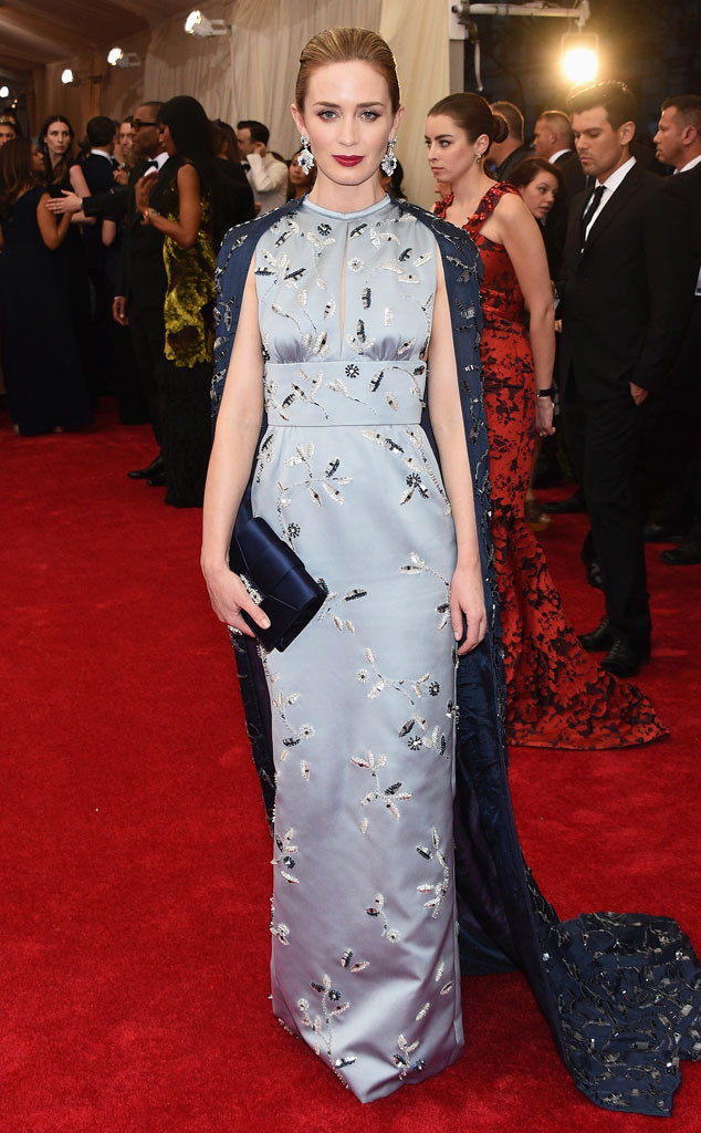 rs_634x1024-150504171747-634.Emily-Blunt-met-gala-red-carpet.jw.5415
