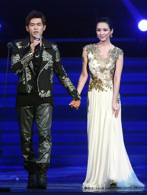 zhang-ziyi-and-reem-acra-spring-2013-rtw-floral-applique-backless-gown-gallery