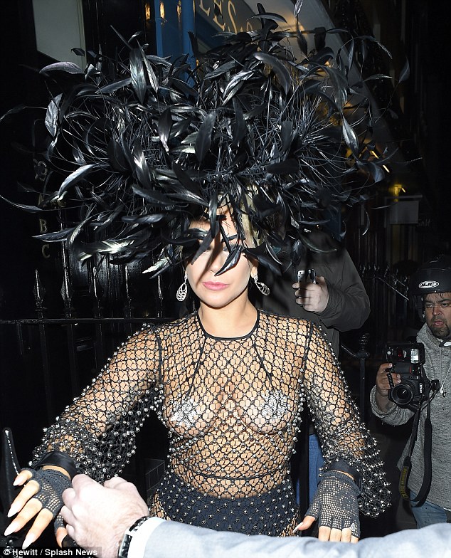 2976421000000578-3116383-image-m-158_1433823506997