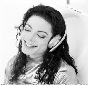 scream-michael-jackson-8063307-1028-1000