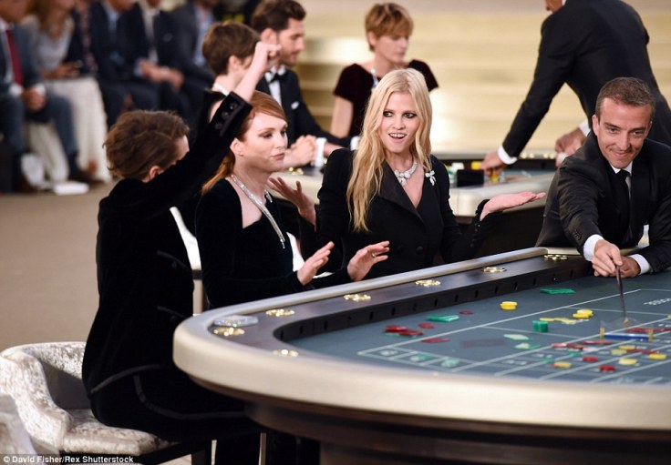 2A4BAF6100000578-3151961-Part_of_the_show_The_pair_were_joined_on_their_roulette_table_by-a-108_1436263902898