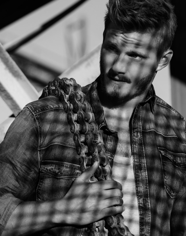 Alexander-Ludwig-2015-Flaunt-Photo-Shoot-001