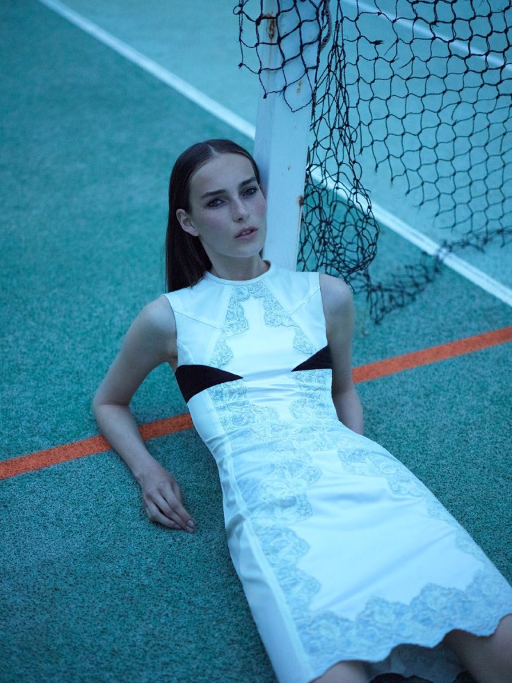 julia-bergshoeff-by-mert-and-marcus-vogue-paris-august-2015-15