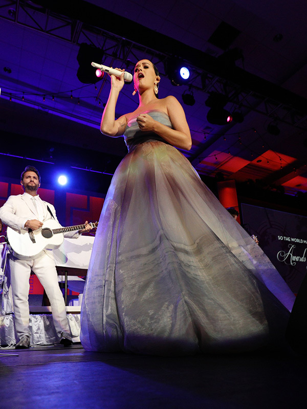 katy-perry-starkey-hearing-foundation-so-the-world-may-hear-gala-fashion-gty-1-1
