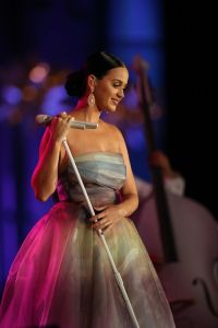 katy-perry-starkey-hearing-foundation-so-the-world-may-hear-gala-in-st-paul_4