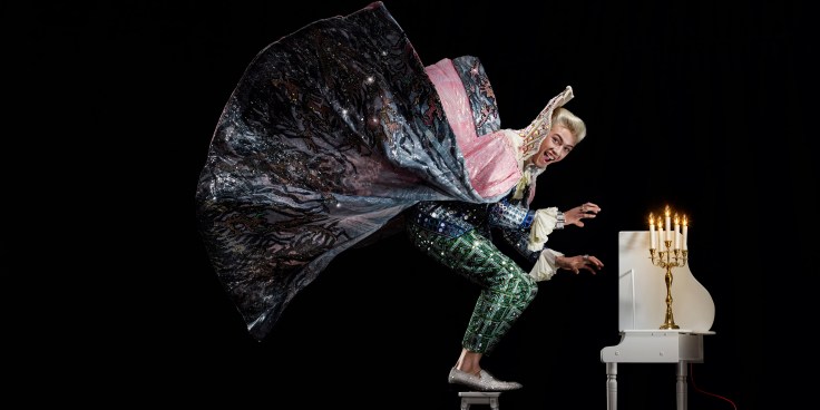 06-Harpers-Bazaar-September-2015-Carines-Icons-Lucky-Blue-as-Liberace-by-Jean-Paul-Goude