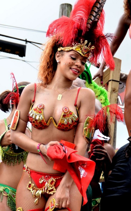 rihanna-kadoomant-day-parade-in-barbados-560x896