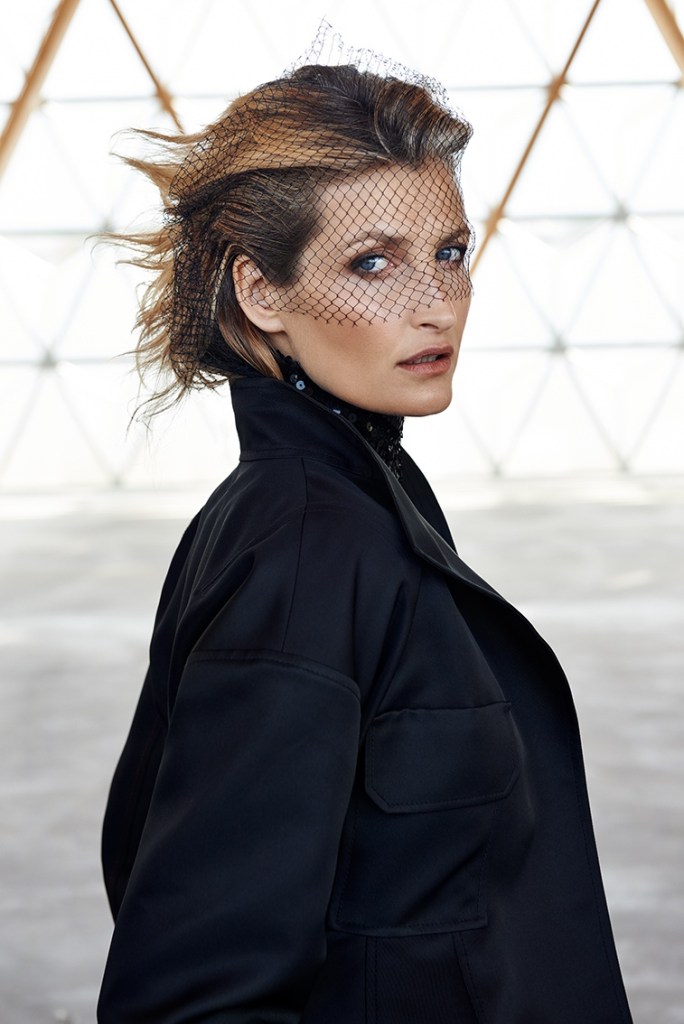 Tereza-Maxova-ELLE-Czech-September-2015-Cover-Editorial16