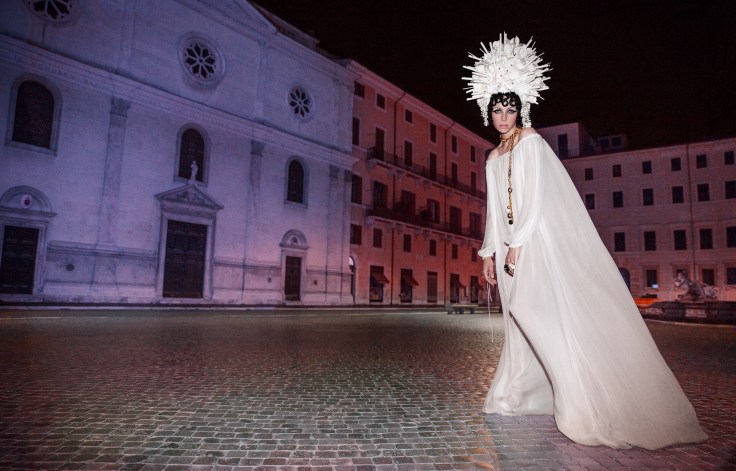 05-W-October-2015-Edie-Campbell-by-Inez-and-Vinoodh-Dior-Couture