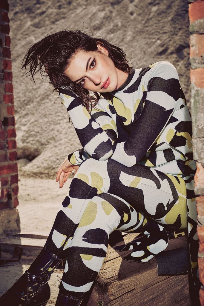 Anne Hathaway-2