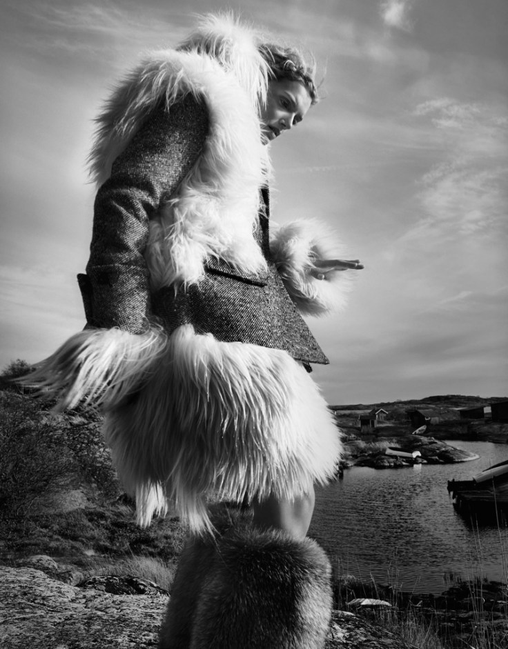 Lily-Donaldson-Vogue-Japan-October-2015-Editorial03