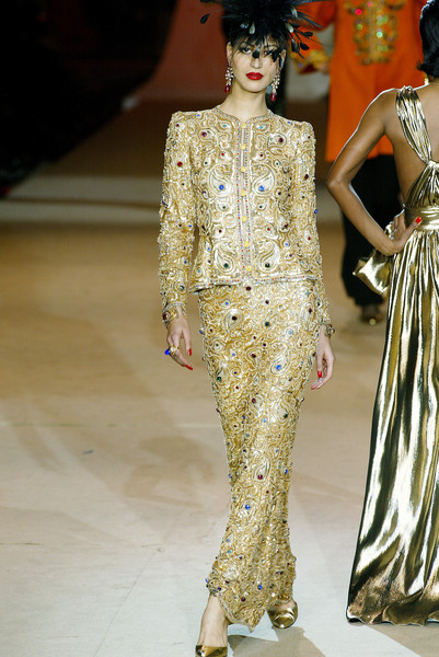 Yves+Saint+Laurent+Spring+2002+JnZGROMaQIXl