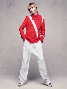 Edie-Campbell-Vogue-China-December-2015-Cover-Pictures05