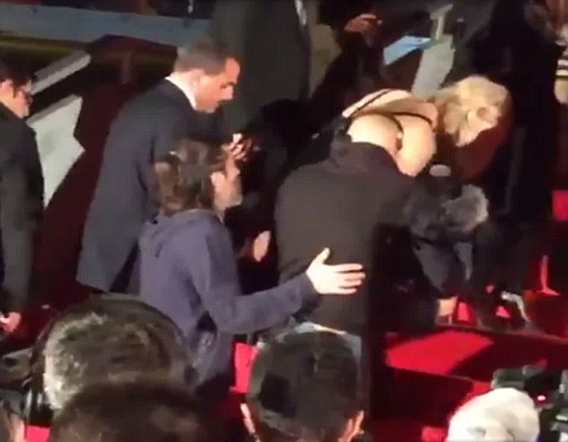 Jennifer Lawrence Fall down