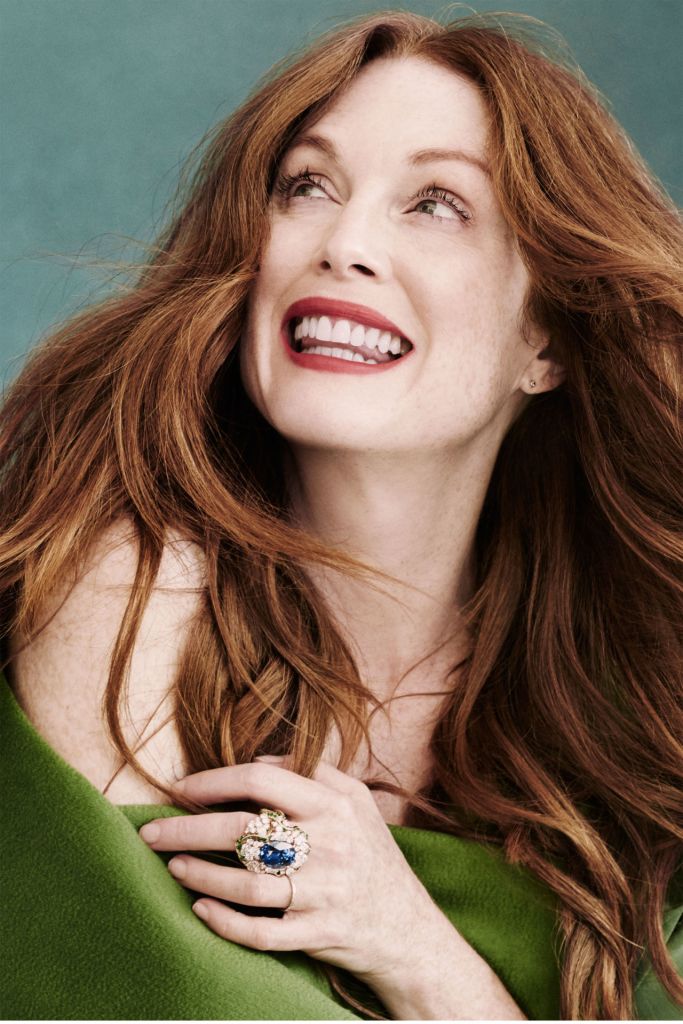 Julianne Moore Town & Country-5