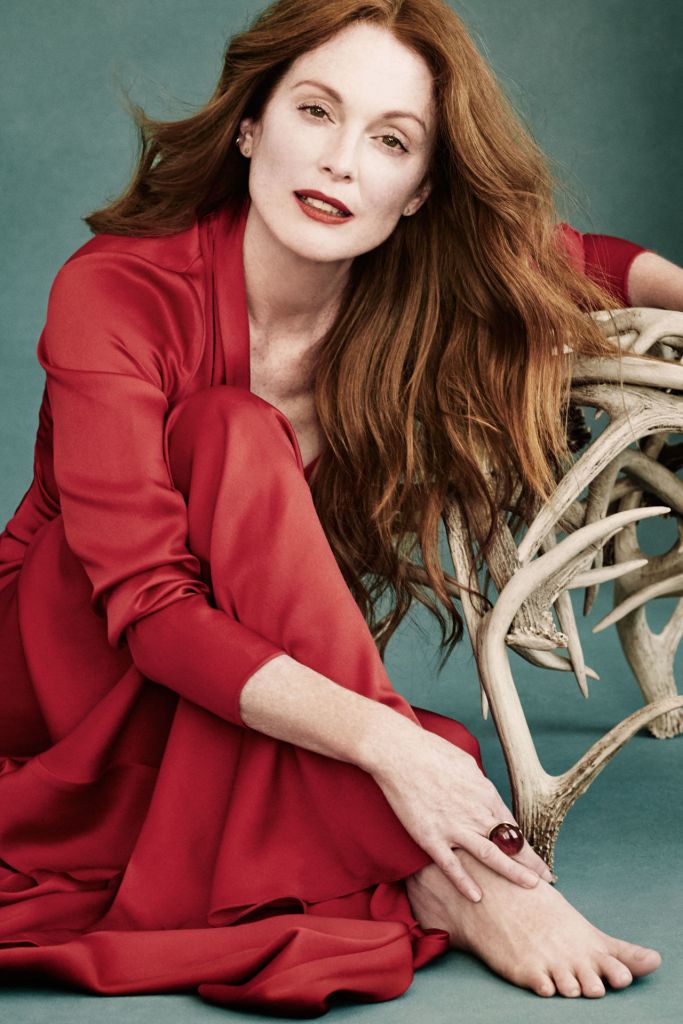 Julianne Moore Town & Country-6