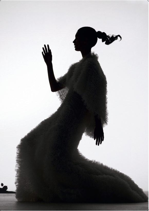 Marte Mei van Haaster X Vogue Nederland December 2015 by Viktor&Rolf-2