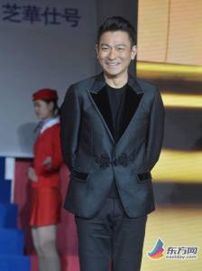 劉德華 in Dolce & Gabbana Fall 2015 Menswear -2016.1.21-