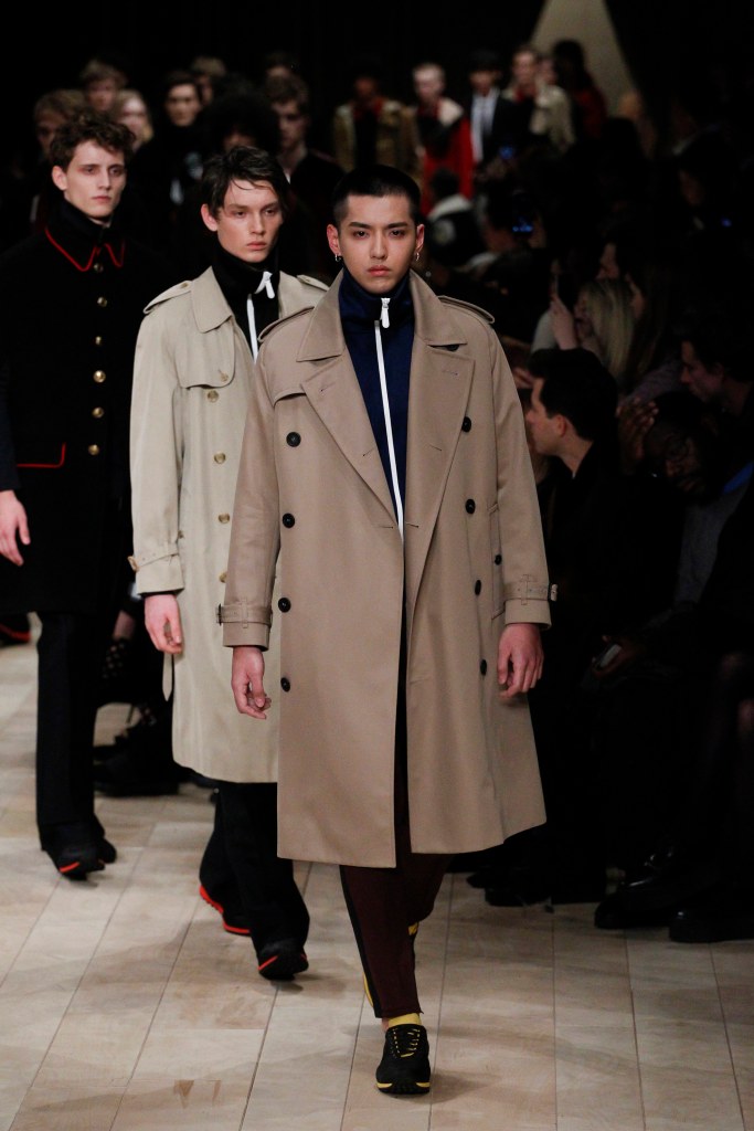 Burberry Fall 2016 Menswear-Kris Wu
