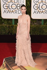 Rooney Mara in Alexander McQueen Spring 2016 -2016.1.11-