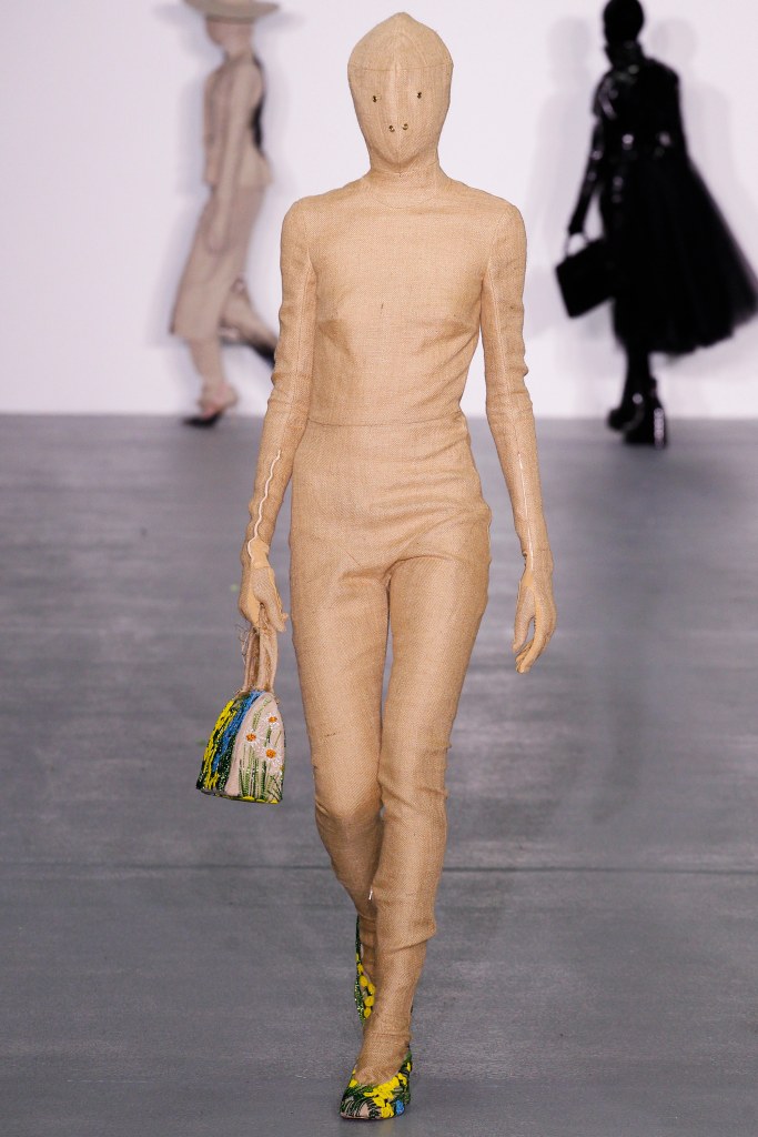 Central Saint Martins Fall 2016 Look 144
