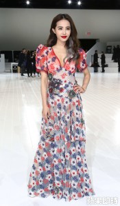 Marc Jacobs Spring 2016: 蔡依林 vs. Alicia Vikander -2016.2.20-