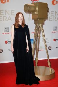 Goldene Kamera Awards— Julianne Moore -2016.2.7-
