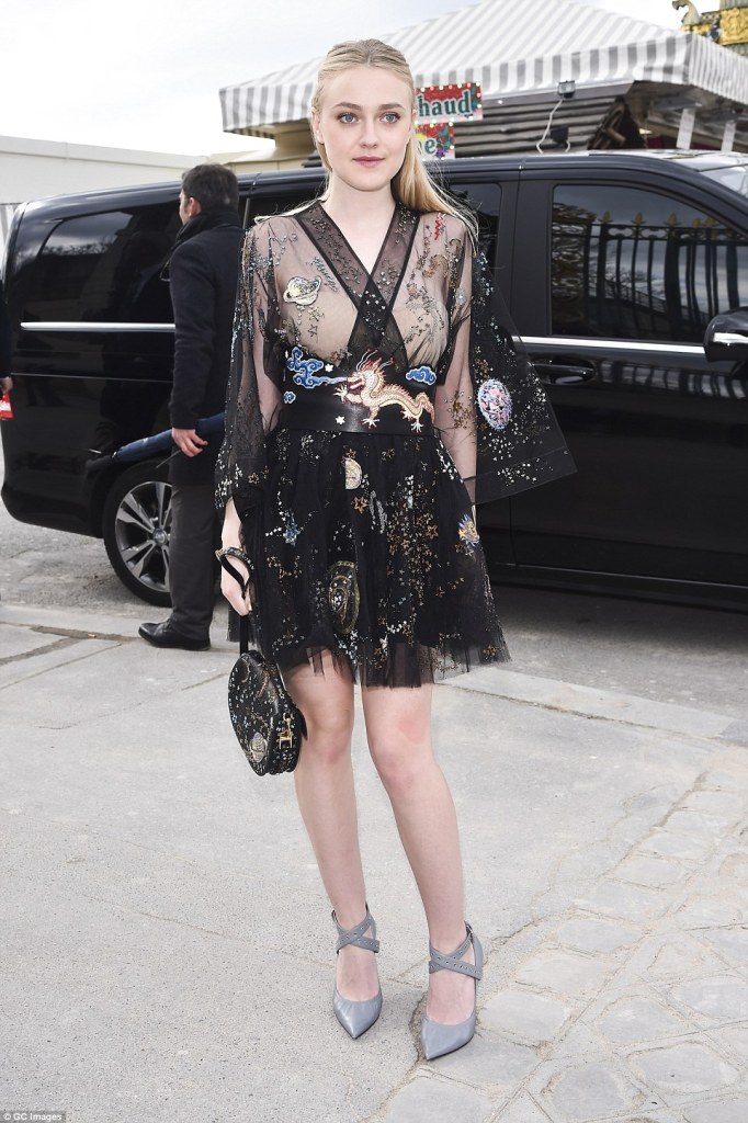Dakota Fanning in Valentino Pre-Fall 2016
