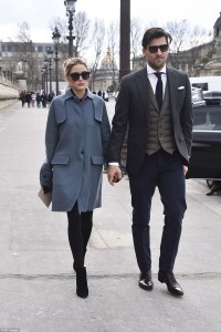 Olivia Palermo in Valentino Pre-Fall 2016 Skirt -2016.3.9-