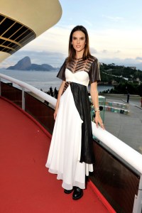 Alessandra Ambrosio -2016.5.29-