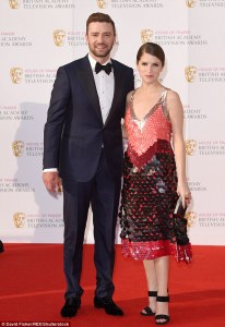 Anna Kendrick in Altuzarra Pre-Fall 2016 -2016.5.9-