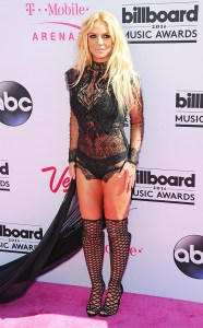 Britney Spears in Reem Acra Fall 2016 -2016.5.23-