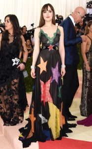Dakota Johnson in Gucci -2016.5.3-