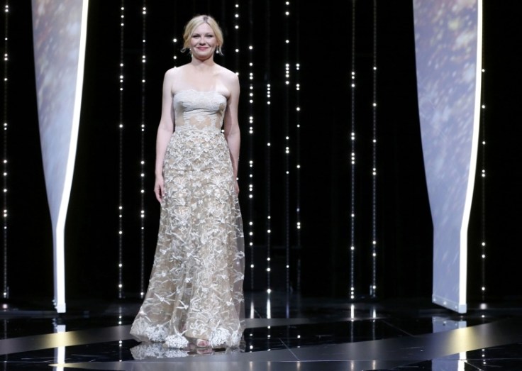 Kirsten Dunst in Valentino Spring 2013 Couture-2
