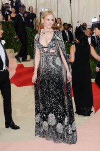 Nicole Kidman in Alexander McQueen Fall 2016 -2016.5.3-