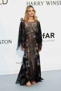 Vanessa Paradis in Chanel Fall 2013 Couture -2016.5.20-